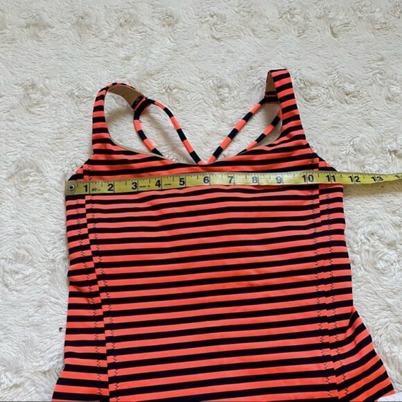 032 - LULULEMON Free to be Tank Size 2 - Picture 4 of 6